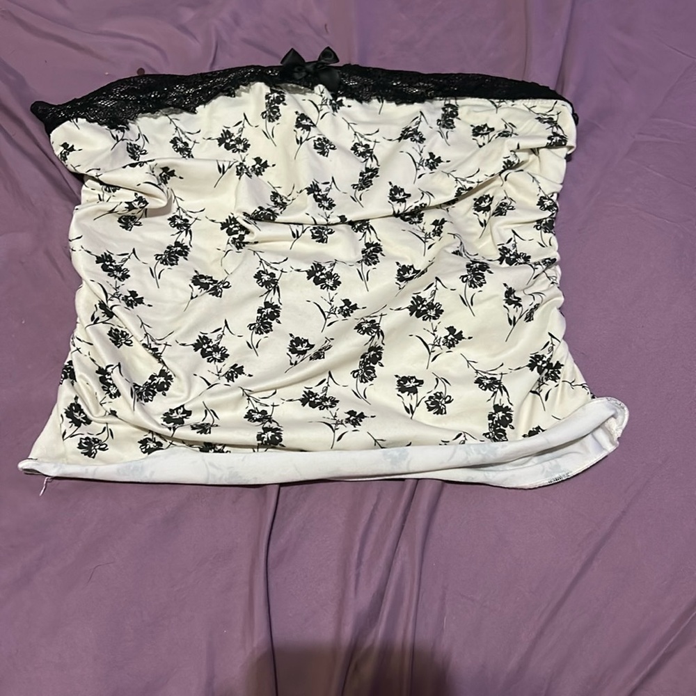 SHEIN Black and White Floral Tank Top